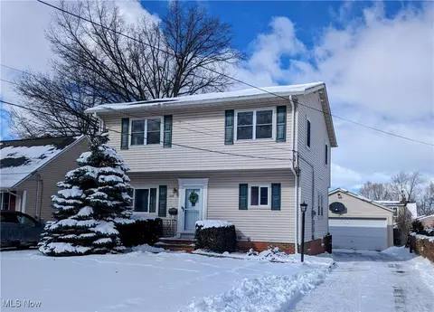 108 Arlington Cir, Wickliffe, OH 44092