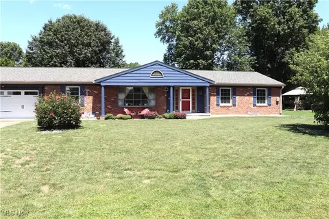 102 Chippewa Dr, Marietta, OH 45750
