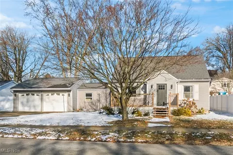 1311 N Walnut St, Dover, OH 44622