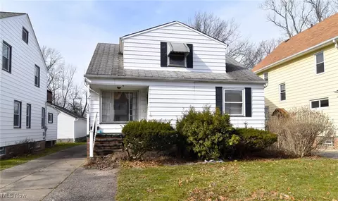 1040 Woodview Rd, Cleveland Heights, OH 44121
