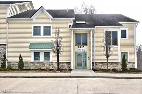 5547 Beavercrest Dr #111, Lorain, OH 44053