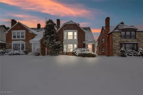 13614 Cedar Rd, University Heights, OH 44118