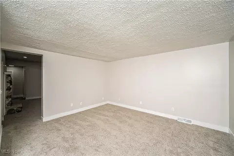 2125-2127 E 31 St, Lorain, OH 44055 photo 6
