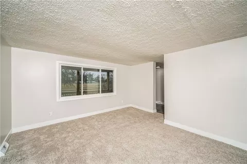 2125-2127 E 31 St, Lorain, OH 44055 photo 7