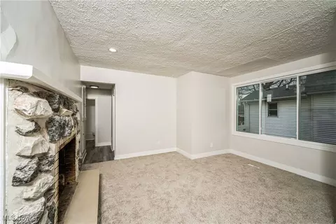 2125-2127 E 31 St, Lorain, OH 44055 photo 8