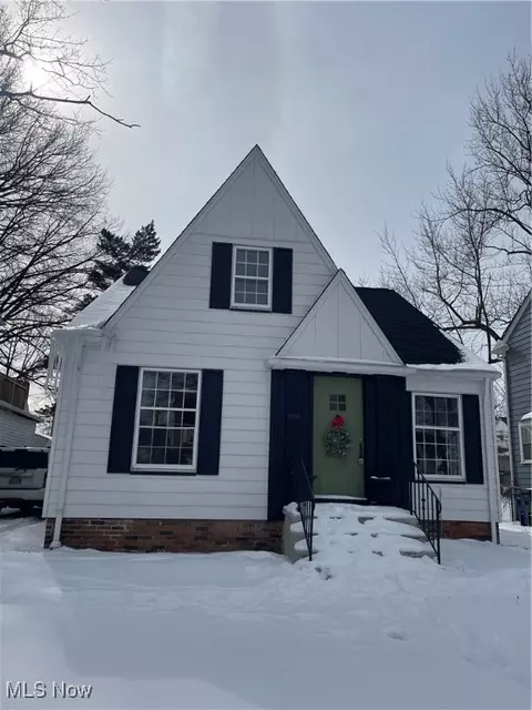 3406 Hartwood Rd, Cleveland Heights, OH 44112
