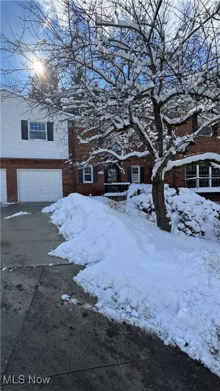 8609 Tanglewood Trl #6, Chagrin Falls, OH 44023