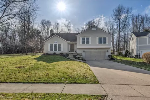 1070 Waldo Way, Twinsburg, OH 44087