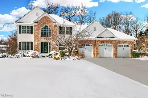 5496 Primavera Dr, Mentor, OH 44060