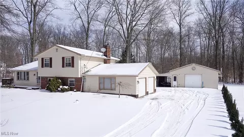 18985 Jug Rd, Garrettsville, OH 44231
