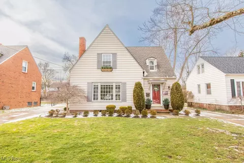 1528 Oakmount Rd, South Euclid, OH 44121