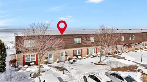 4120 Shore Dr #2, Lorain, OH 44053
