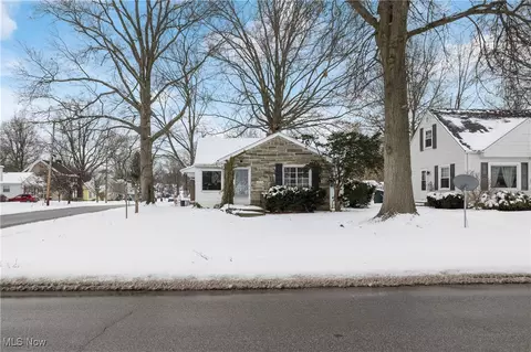 2008 Broad Blvd, Cuyahoga Falls, OH 44223