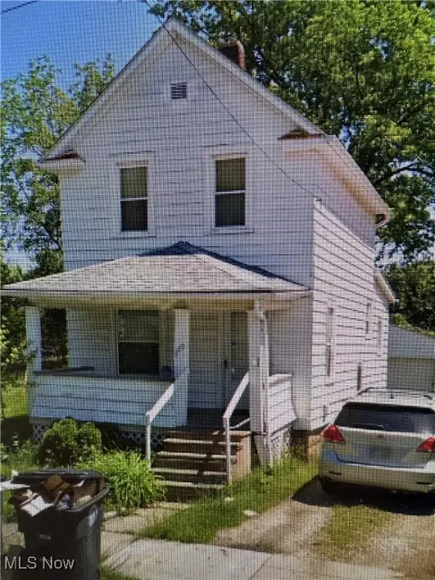 909 Sherman St, Akron, OH 44311
