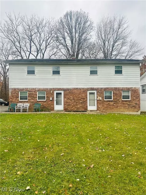 5352-5350 Jeanne Lynn Ave, Youngstown, OH 44514