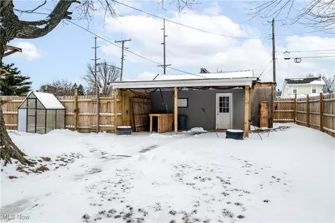 2544 E 32nd St, Lorain, OH 44055 photo 4