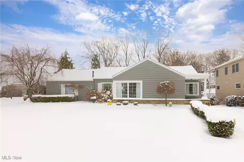 511 Morewood Pkwy, Rocky River, OH 44116
