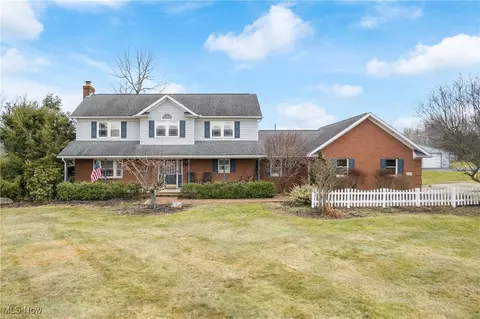 3730 Manchester Ave NW, North Lawrence, OH 44666