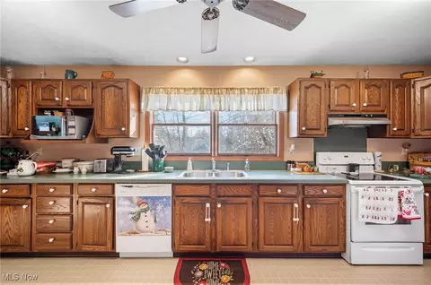Kitchen - 636 Wall Rd, Wadsworth, OH 44281 photo 1 of 2