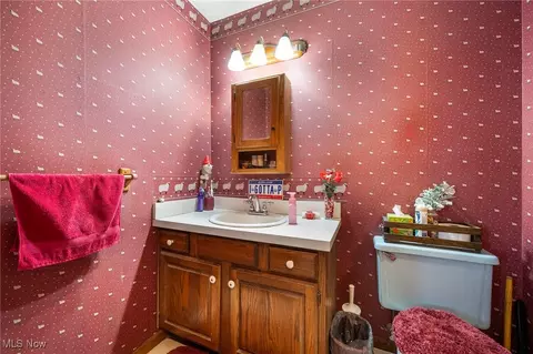 Bath - 636 Wall Rd, Wadsworth, OH 44281 photo 1 of 4