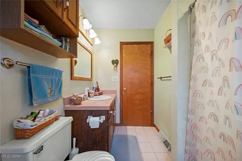 Bath - 636 Wall Rd, Wadsworth, OH 44281 photo 4 of 4