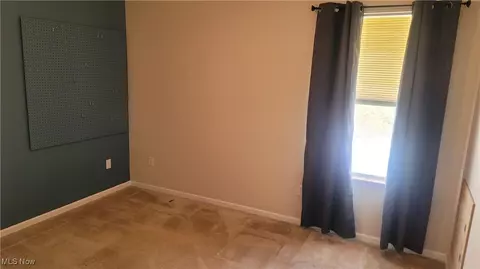 Bedroom - 3944 Marsh Creek Ln, Rootstown, OH 44272 photo 2 of 2