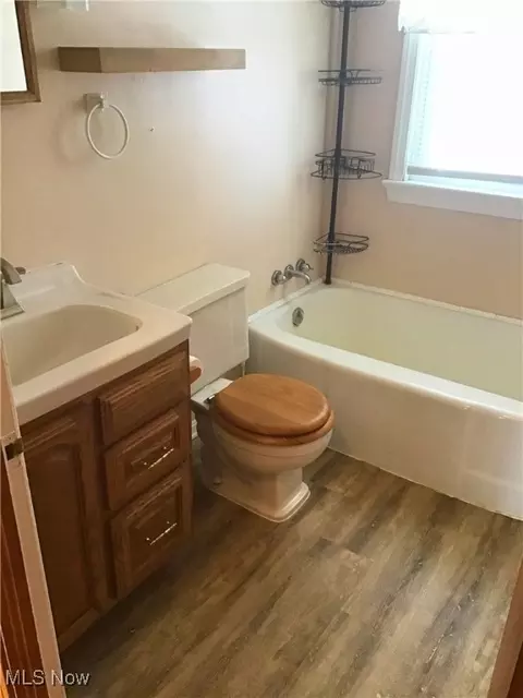 Bath - 1527 Lakeside Ave NW, Canton, OH 44708 photo 2 of 2