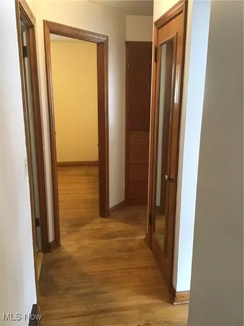 Entry Way - 1527 Lakeside Ave NW, Canton, OH 44708 photo 3 of 4