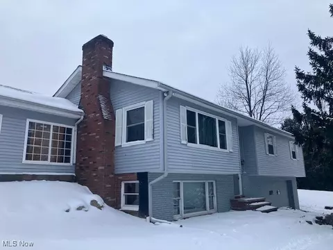 14495 Peckham Rd, Burton, OH 44021