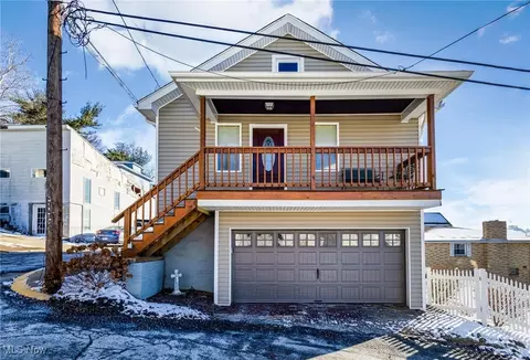 1224 Oakmont St, Follansbee, WV 26037