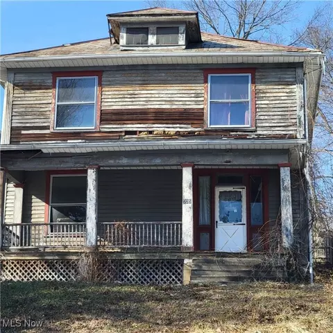 735 Moorehead Ave, Zanesville, OH 43701