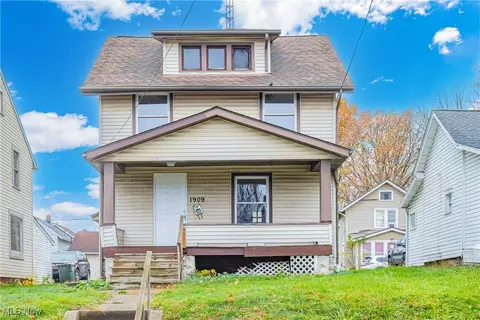 1909 Maple Ave NE, Canton, OH 44714