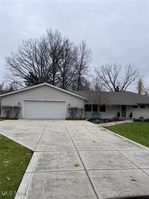 33275 Arthur Rd, Solon, OH 44139