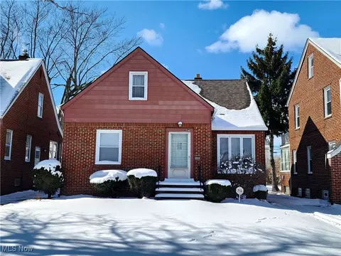 354 E 200th St, Euclid, OH 44119