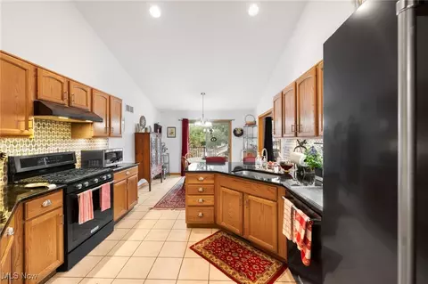 826 Fairfield Dr, Boardman, OH 44512 photo 9