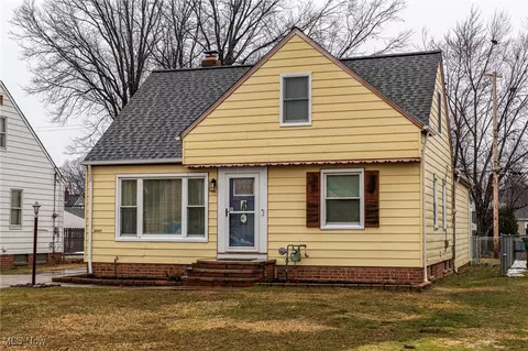 30307 Fern Dr, Willowick, OH 44095