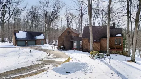 3650 Fox Run Dr, Ashtabula, OH 44004 photo 2