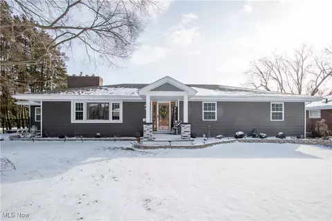 2401 Old Furnace Rd, Youngstown, OH 44511