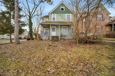 219 Clark St, Elyria, OH 44035 photo 1