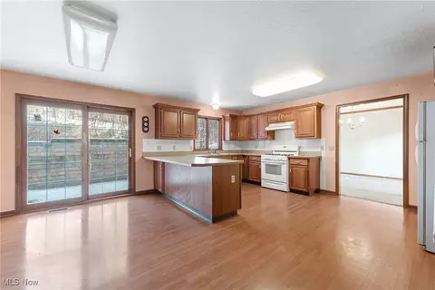 3357 Capricio St NE, Canton, OH 44721 photo 4