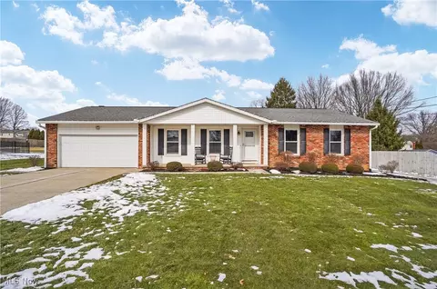 813 Beechwood Dr, Tallmadge, OH 44278