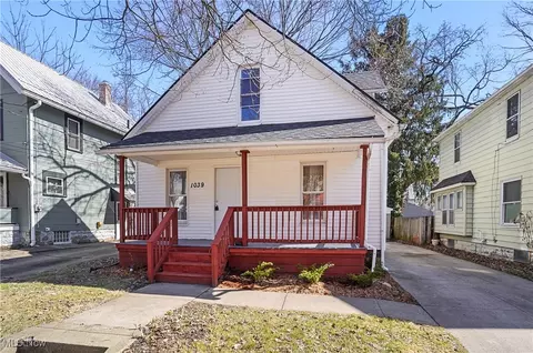 1039 Collinwood Ave, Akron, OH 44310