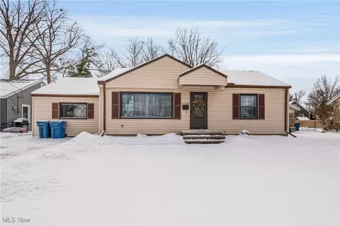 37304 Sharpe Ave, Willoughby, OH 44094