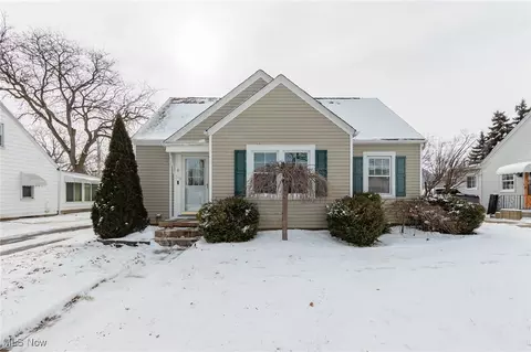316 50th St, Sandusky, OH 44870