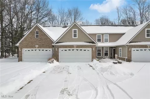 31993 Magnolia Ln, Avon Lake, OH 44012