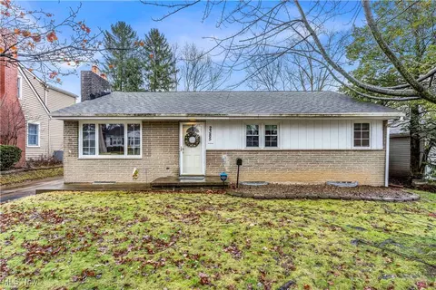 2385 17th St, Cuyahoga Falls, OH 44223