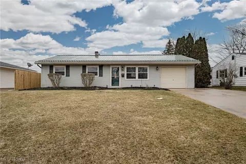 340 Birch Hill Dr, Medina, OH 44256