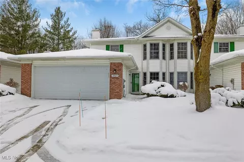 18505 Woodside Xing S, Strongsville, OH 44149