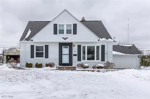 3280 Hilltop Dr, Parma, OH 44134