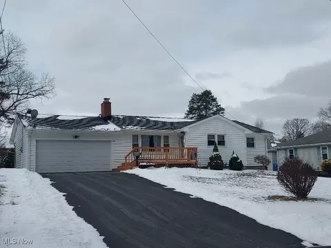 256 Hopewell Dr, Struthers, OH 44471